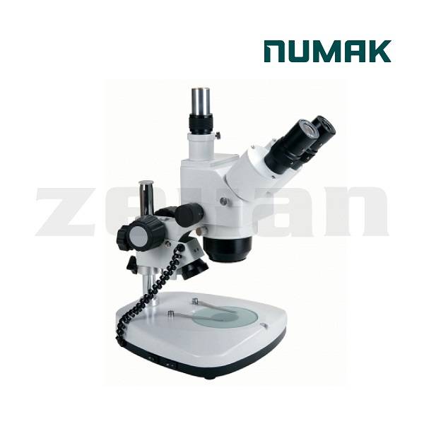 Lupa trinocular estereoscópica 1:4 Zoom 1.0 X a 4.0 X. Marca Numak, modelo  ZTX-3E-C2 con iluminación LED