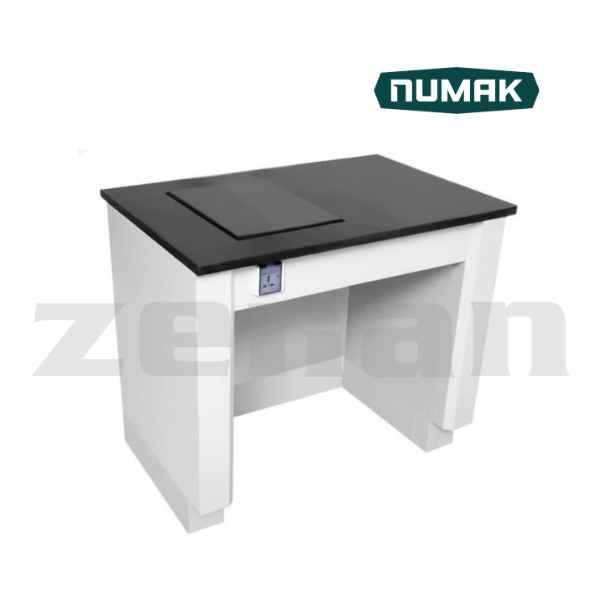 Mesa antivibratoria 900 x 600x 800 mm con tomacorriente. Marca Numak.